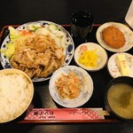 さくら草 - ♪特命'sセレクション
            ランチ生姜焼き定食¥600 
            コロッケ¥50マヨネーズ¥10