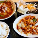 Heiwa Hei - 鶏とピーナッツ炒め定食は千円でいいんじゃないかなぁ(^ー゜)ノ