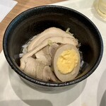 AOI GARDEN FOOD HALL - 東京ラーメン900円、ライス150円