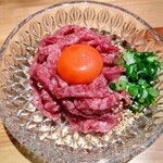 ホルモン 錦 - レアステーキユッケ