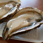 魚売り処　新鮮家 - 天然岩牡蠣