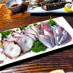 よし半 - 北海道サンマ刺 ＆ 佐渡たこ刺