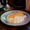 高山珈琲 - 料理写真:【ケーキセット@税込1,000円】ニューヨークチーズケーキ(自家製)