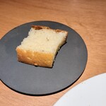 malca - 自家製フォカッチャローズマリー。ブリオッシュのようなふかっとソフトな印象のフォカッチャです。ローズマリーの香りがこの日のパスタとよく合ってとても楽しめたと思います。