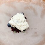 malca - ブルーベリーのシャーベットパンナコッタソースマジョラム。甘み控えめフルーティすっきりして美味しい♡ だいぶお腹いっぱいになってきていたけれど、まさにスルッとお腹に滑り込みました(笑)