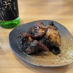 炭火焼うなぎ 南家 - 御通し　パリッパリで美味しい