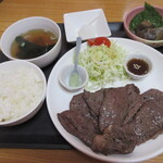 Kanoya - 国産の牛ハツ網焼き（ワサビ塩付き）990円