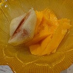 銀時 - サービスでもらったマンゴー＆イチジク切れ端