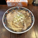 秀航園 - 幻の豚とろラーメン