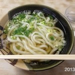 誠うどん - 2013.9.13(金)13時半 何と言うコスパ(OvO)、本当は５点 地域密着のうどん屋さんにて県外者は控えめに(^_^)