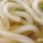 誠うどん - 2013.9.13(金)13時半 何と言うコスパ(OvO)、本当は５点 地域密着のうどん屋さんにて県外者は控えめに(^_^)