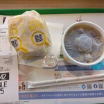 マクドナルド - ドリンク写真:朝マックのチキンクリスプマフィン＆アイスコーヒーSのコンビ250円(2023.7.15)