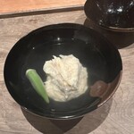 帝国ホテル 寅黒 - 蟹糝薯。毛蟹の旨みが凝縮。