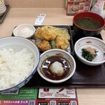 天丼・天ぷら本舗 さん天 - 鶏唐×鶏天定食640円ご飯大盛+温泉玉子無料
