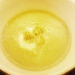 ストロガノフ亭 - ソラマメのポタージュ