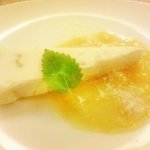 ストロガノフ亭 - ホワイトチョコレートと松の実のグラッセ