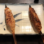 Nihonshu Yakitori Izakaya Sumibiyaki Dokoro Shiroya - 特製軟骨入りつくね297円（塩、タレ）