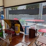 バーガーズ カフェ　トモトモ - 内観