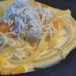 パスタ フレスカ ダンメン - カルボナーラ 盛り付け下手くそ