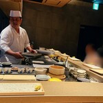 鮨トキドキ串 海老虎 - カウンター席