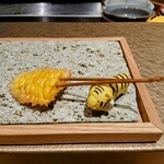 鮨トキドキ串 海老虎 - とうもろこし