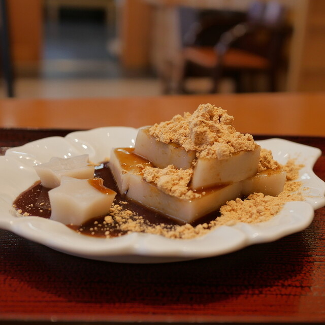 Kuzumochi Honpo Sumiyoshi restaurant in Kawasaki, Japan