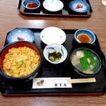 お宿 お食事処 鱗晃荘 - 生ウニ丼 3740円