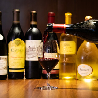 A variety of wines carefully selected by sommeliers that enhance the taste of sheep dishes