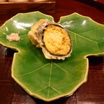 旬彩天 つちや - 雲丹の天ぷら・・・センターは生に近く、外に行くほど香ばしく