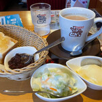コメダ珈琲店 - コールスローサラダ＆生乳100%ヨーグルト