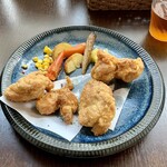 バルバルキッチンアメリ - ランチ：国産若鶏もも肉の特製からあげ(¥1.,180)メイン
      十分美味しかったが、鶏の下味が薄かったのと付け合わせの野菜がなんだか寂しい分だけ前回の方が良かった気がする。