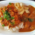 トラベリング カレー - チキンカレー・豚キムチカレーの合いがけ
