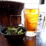 Horumon Yaki Chitose - ホルモンランチのサラダとウーロン茶