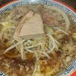 ラーメン凛 - 中からチャーシューが出て来ました。