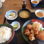 食市場萬屋 - 日替ランチ(コロッケ、鶏の唐揚げ)　790円