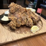 Uma Karaage To Izakameshi Miraizaka - 清流若どり 骨付きモモ一本グローブ揚げ