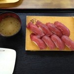 パヤオ直売店 - 1皿8貫