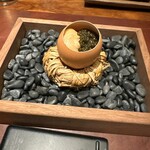 ラ カンロ - 卵黄　大分龍の玉子　燻製したカシオナッツ　キャビア