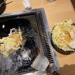 Tsukishima Monja Okonomiyaki Makoto - チーズミックスもんじゃ①