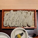 Niigata Sadoshima Ryoutsukou Chokusou Tofuro - 名物へぎ蕎麦と天然鰤小丼セット ¥1,280 の名物へぎ蕎麦