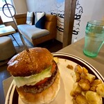 e-Burgers - ベーシックバーガー　税込　1160円