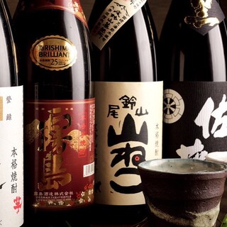 焼酎やウイスキーなど、種類豊富なこだわりのアルコールメニュー