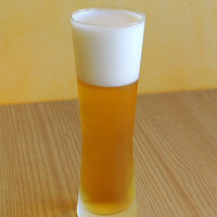 おもてなしとりよし 西新宿店 - 生ビール（599円）