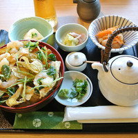 おもてなしとりよし 西新宿店 - 海老塩天丼御膳（1,029円）