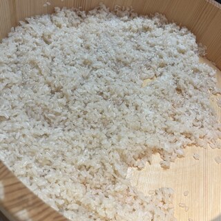 【赤酢シャリ】を使用