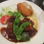 亜瑠馬 - ビーフのソテー 赤ワイン風味＆海老のミンチカツレツ