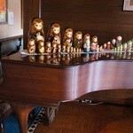 レストラン キエフ - 店内のピアノ