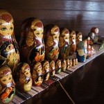 レストラン キエフ - 店内のピアノにはたくさんのマトリューシュカが並んでいます♪