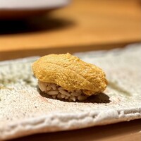 匠 進吾 - 紫雲丹は、本当に香り高く爽やか♪
                    時々巡り会うクセある余韻は皆無で、とてもエレガントな逸品。