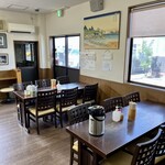 釜あげうどん 長田 in 香の香 - テーブル席。